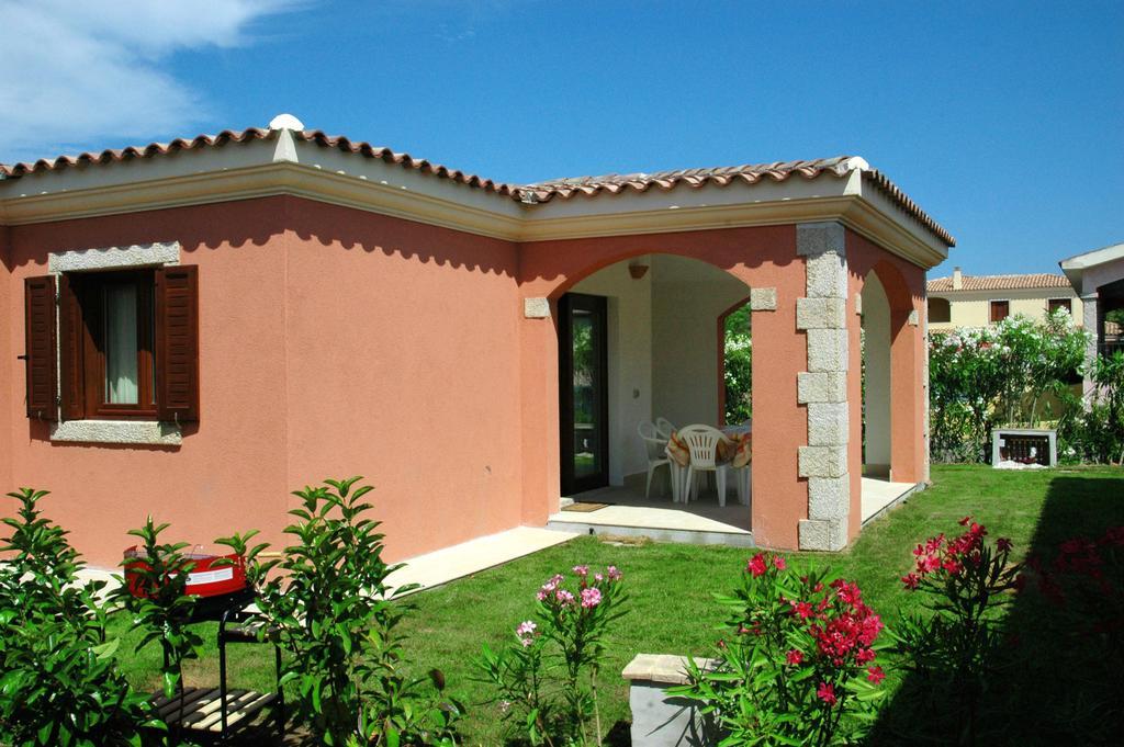 Holiday Homes Stella Marina San Teodoro  Rum bild