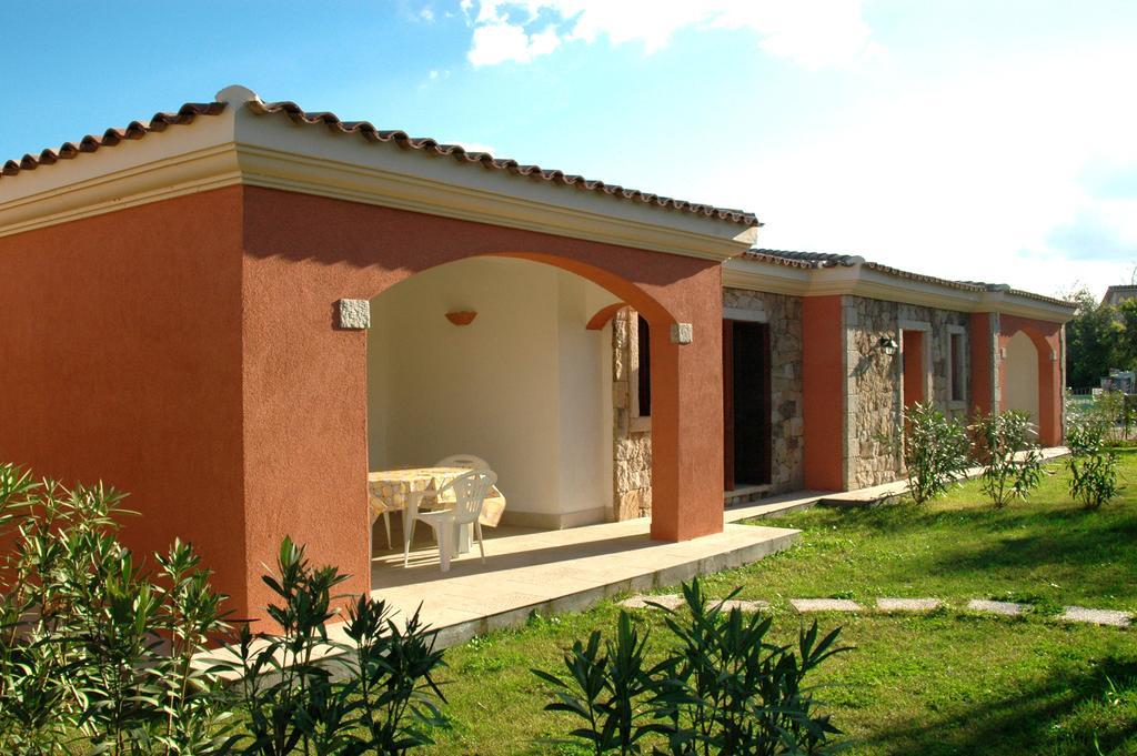 Holiday Homes Stella Marina San Teodoro  Rum bild