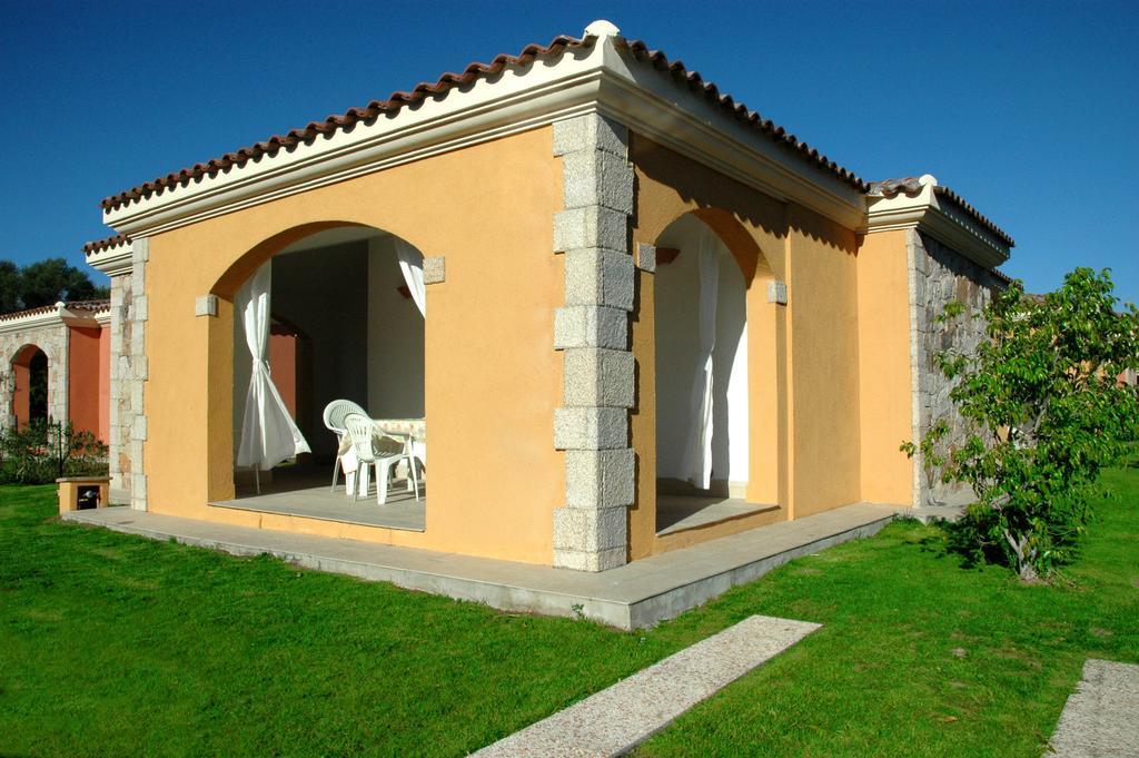 Holiday Homes Stella Marina San Teodoro  Rum bild