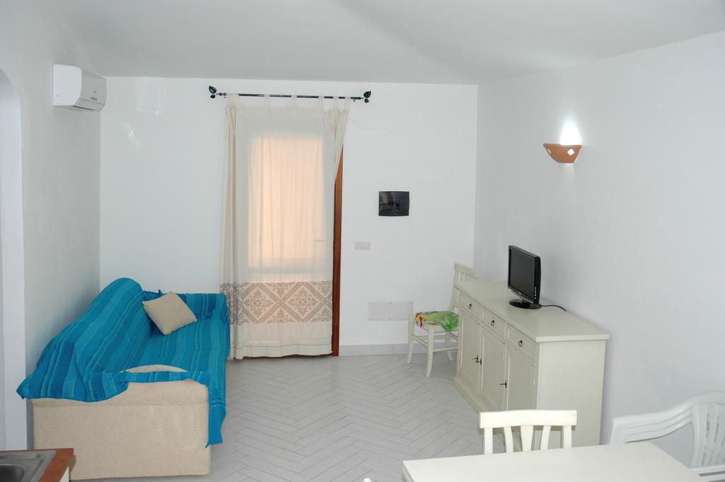 Holiday Homes Stella Marina San Teodoro  Rum bild